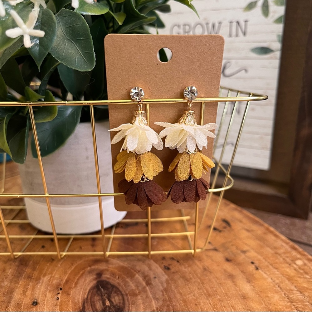Brown/Tan/Cream Stud Earrings